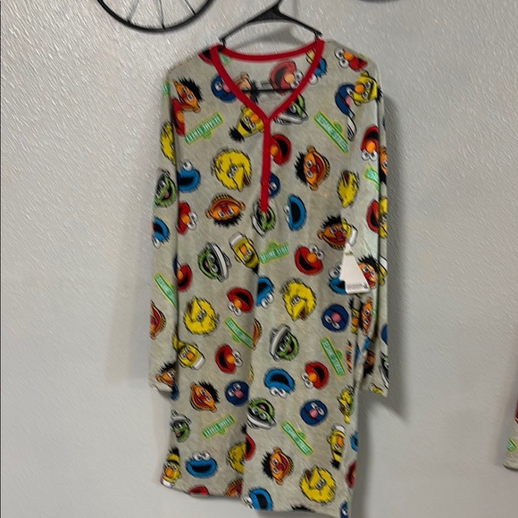 Sesame Street Pajamas NWT Size: Small - Picture 13 of 14